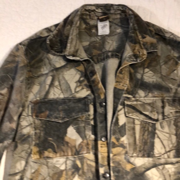 Camoflauge Realtree Button Up Shirt Size XL - Picture 2 of 5